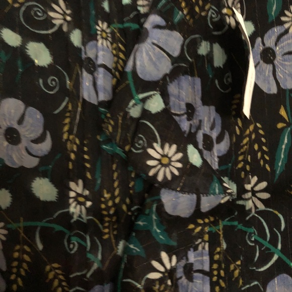 New with Tag Women’s Banana Republic Ruffle Front Flower Print Blouse - Picture 3 of 6